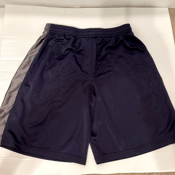 Boys Youth Under Armour loose fit drawstring Athletic Shorts size YXL - Picture 2 of 9